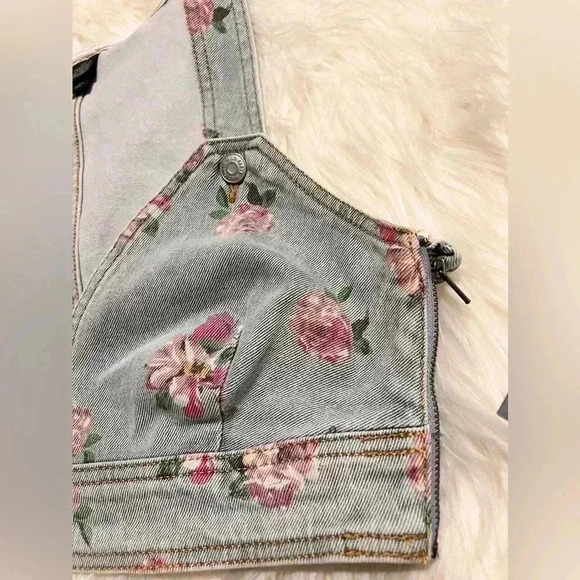 Wild Fable- Women’s Cropped Denim Vest- Floral, 90’s, - Picture 5 of 9